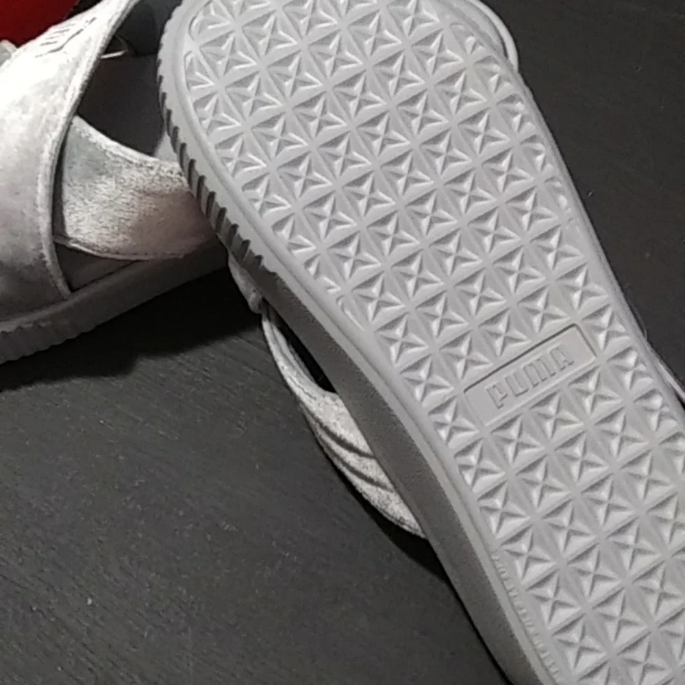 Shoes - Picture 4 of 4